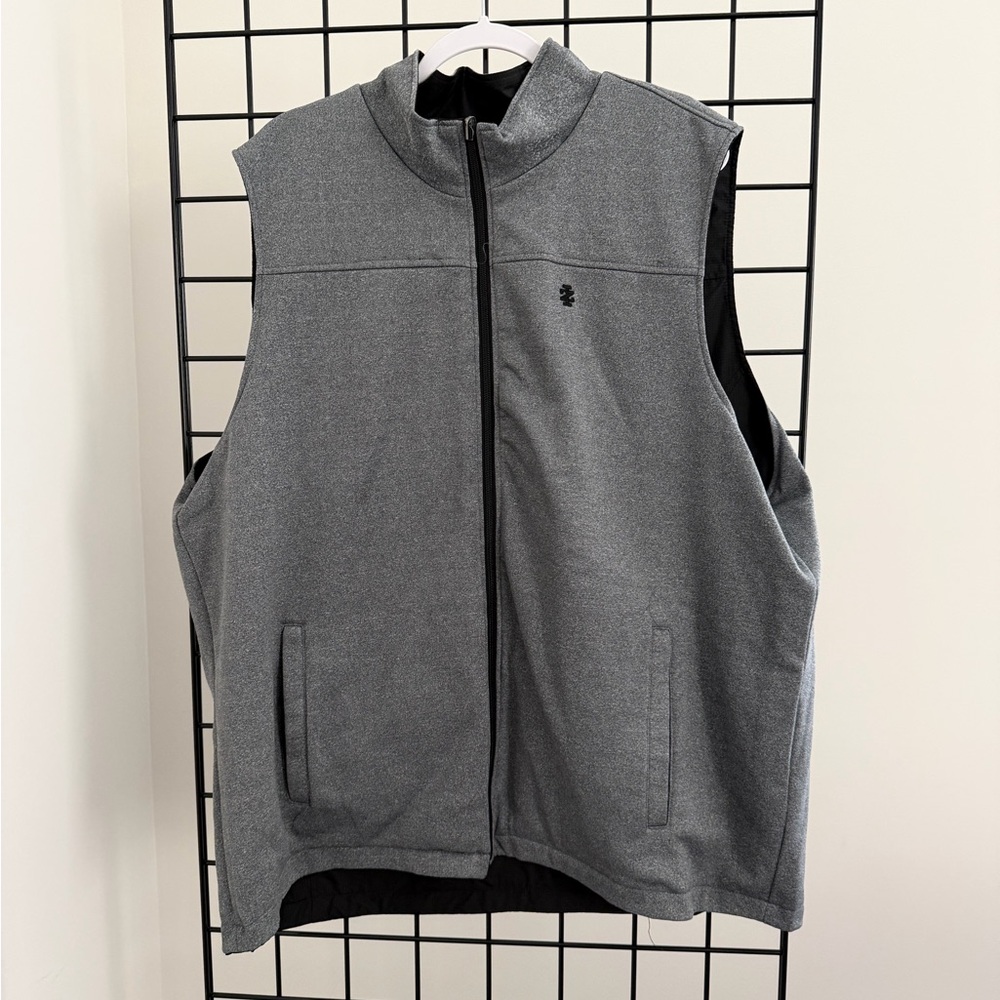 Izod Men's Charcoal Vest